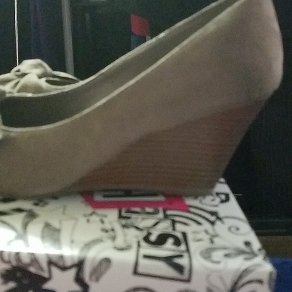 Brash 8.5 Mushroom Color Bow Pump - Picture 2 of 5